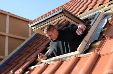 Pose de fenêtres de toit Velux à Cournols